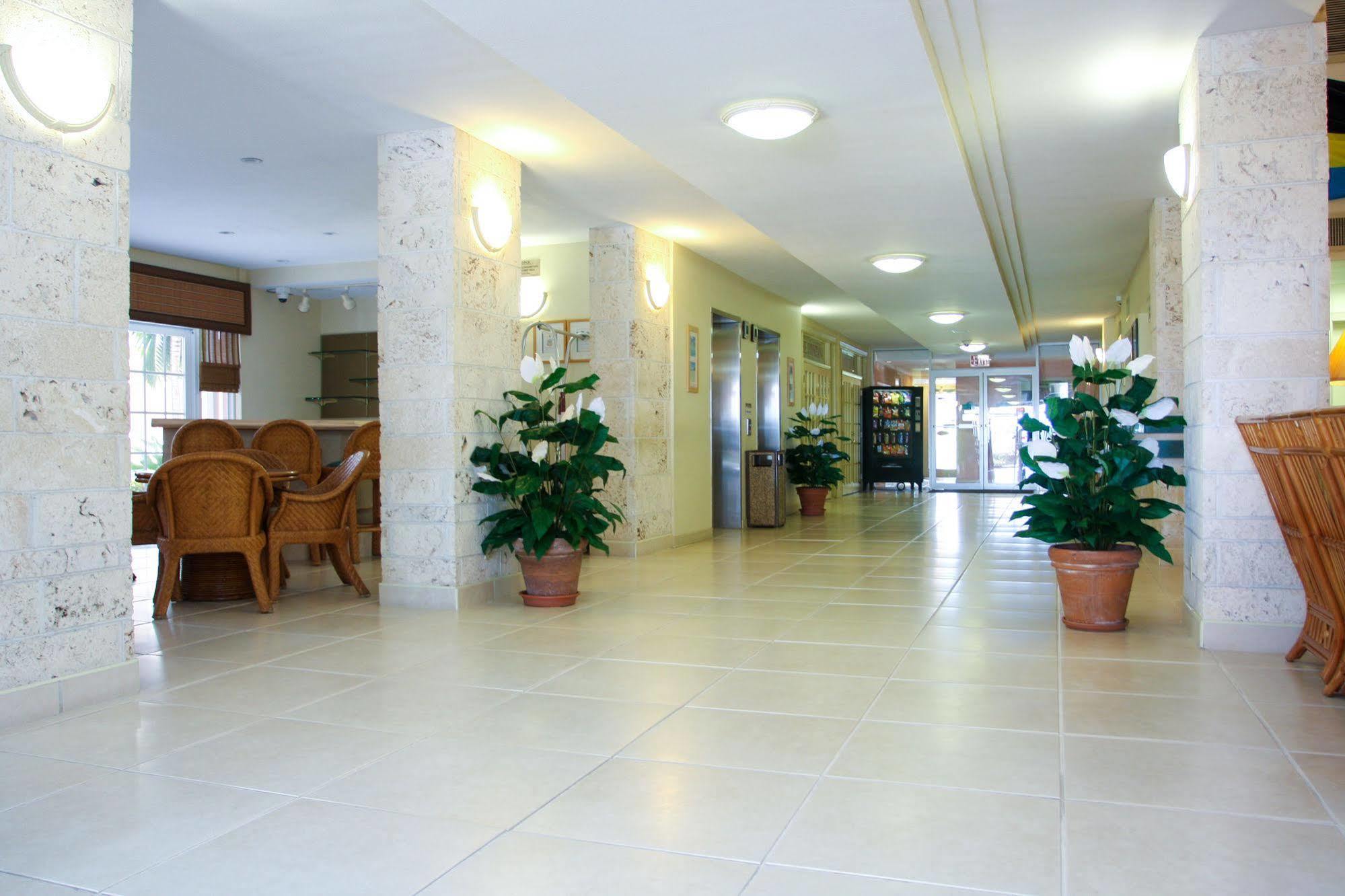 Castaways Resort And Suites Freeport Eksteriør bilde